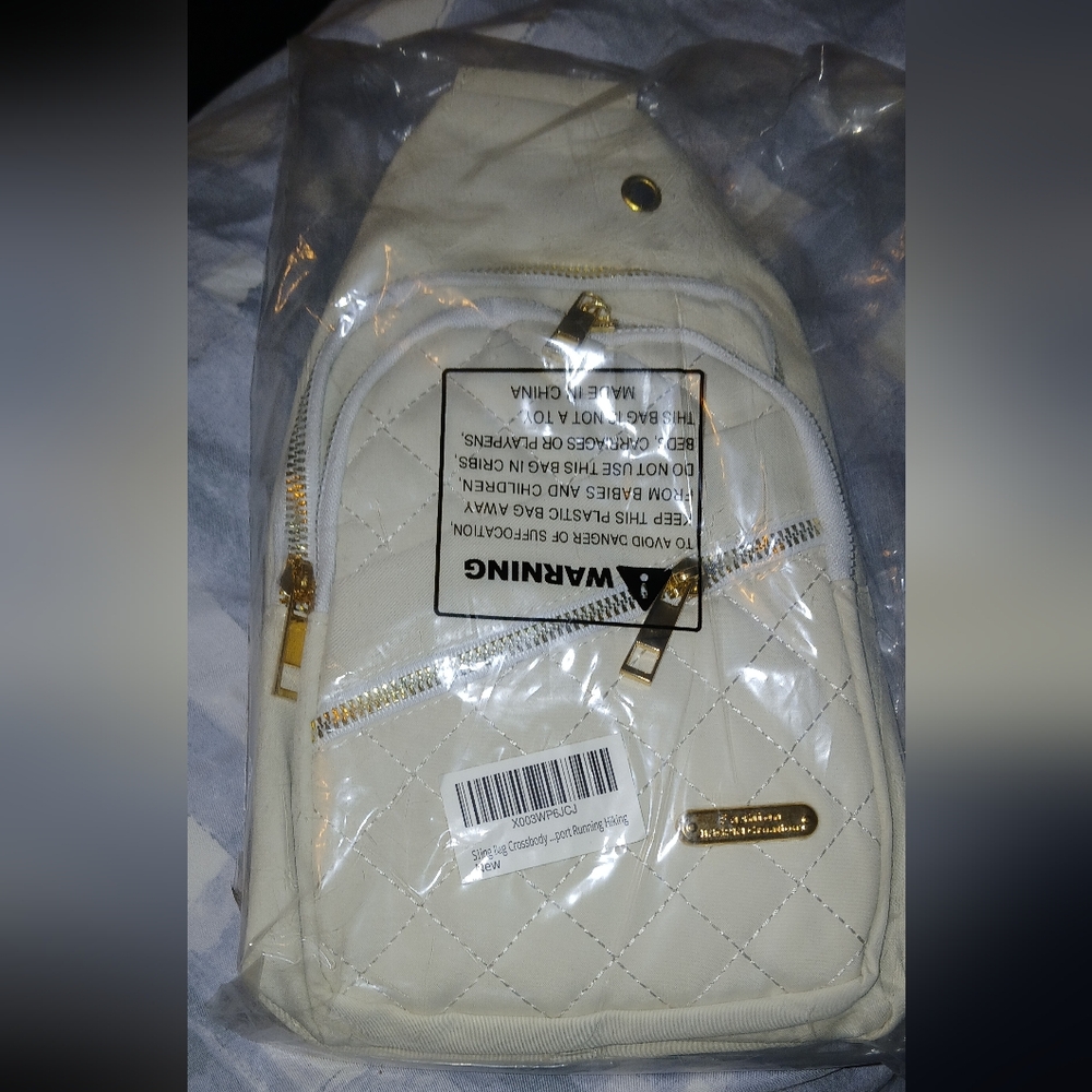Stylish White Quilted Crossbody (NWT)